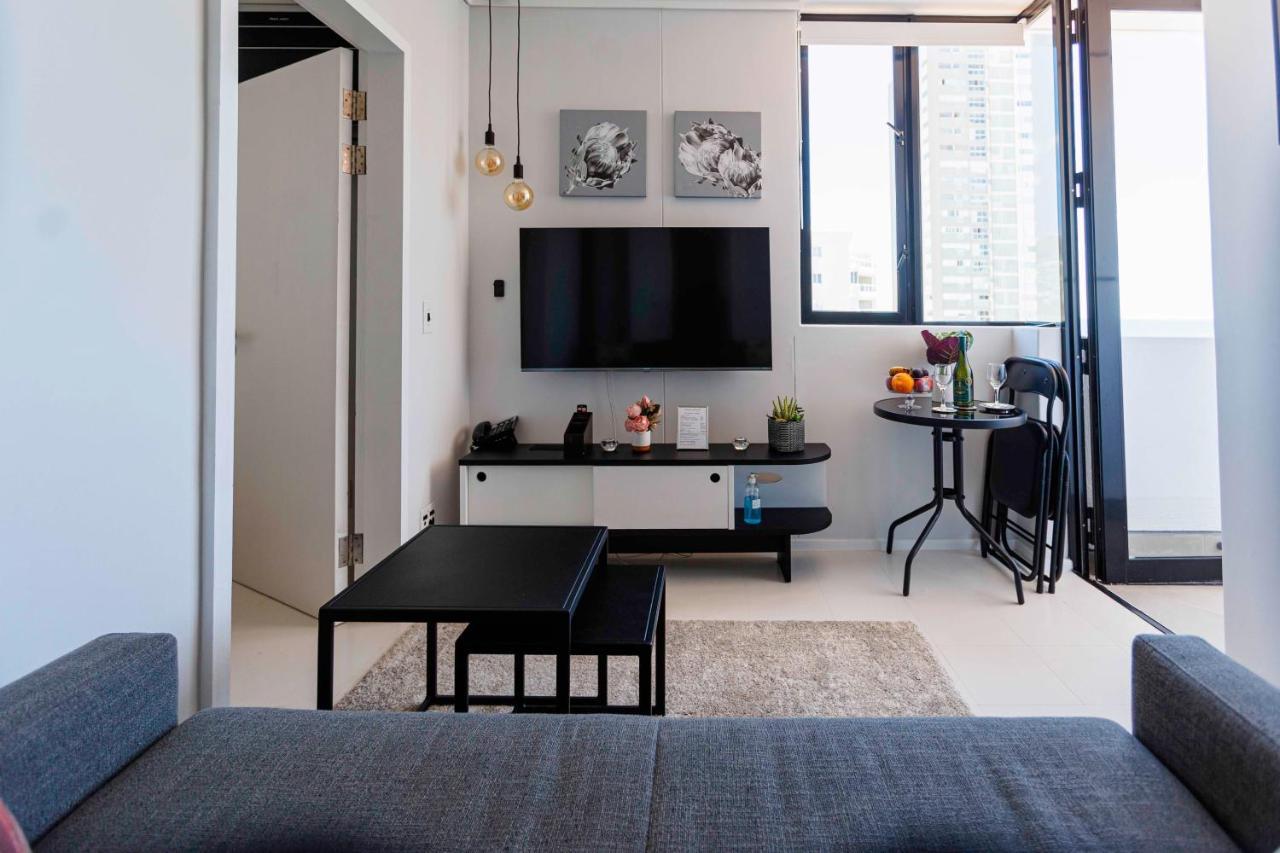 Flamingo Sea Point Sea View Luxury Best Position 1 Bedroom Apartment Queen Size Bed & Inverter For Tv Кейптаун Екстер'єр фото
